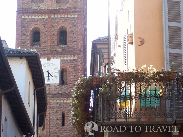 Cathedral S. Maria Assunta - Asti View of the bell tower from the historical city centre..