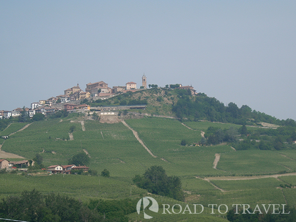 La Morra La Morra is a small village in the Province of Cuneo Italy, located about 50 km southeast of Turin, it was funded on the twelfth century by the Commune of Alba.