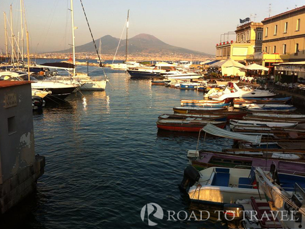 Borgo Marinari Borgo Marinari near Castel dell Ovo with its famous bar and restaurants.