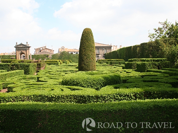 Villa Lante Gardens Located at one hour by car from Rome Villa Lante gardens are one of the best mannieristic Garden of Italy.